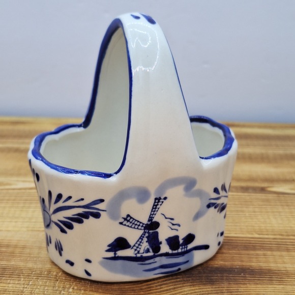 Unmarked Other - Blue and White Porcelain Handled Basket with Windmill Scene Unbranded‎